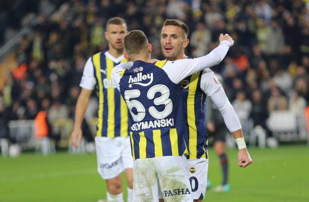 Fenerbahçe Fatih Karagümrük maçından çok özel fotoğraflar: Geri dönüş coşkusu tribünlere böyle yansıdı 62